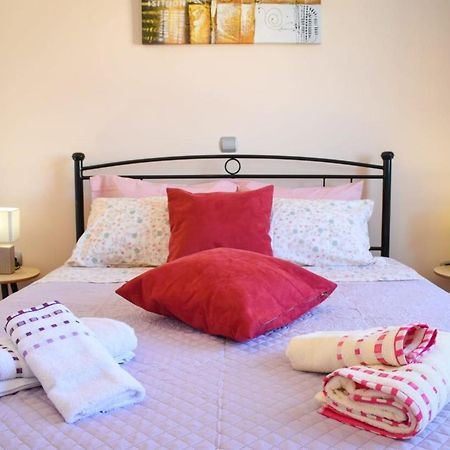 Cozy Flat On The Main Square, 10Min To The Sea Villa Kalamata Exterior photo