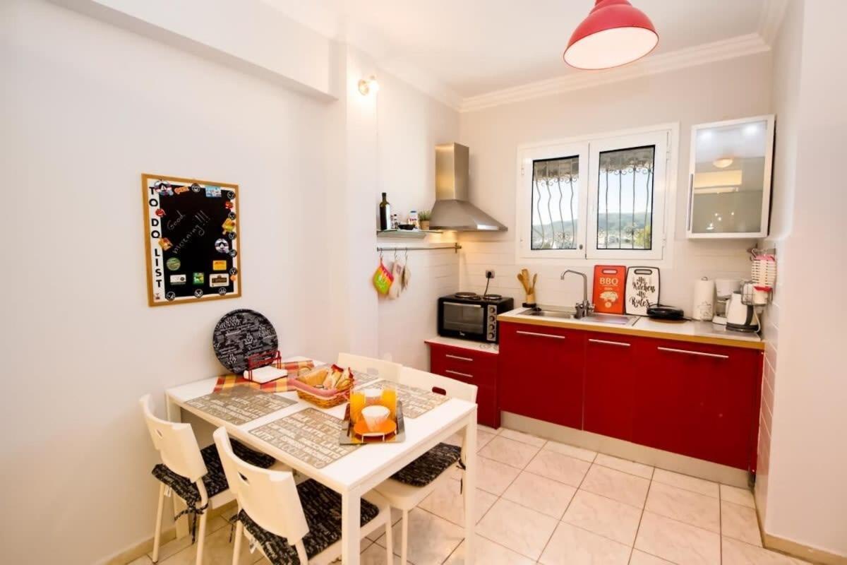 Cozy Flat On The Main Square, 10Min To The Sea Villa Kalamata Exterior photo
